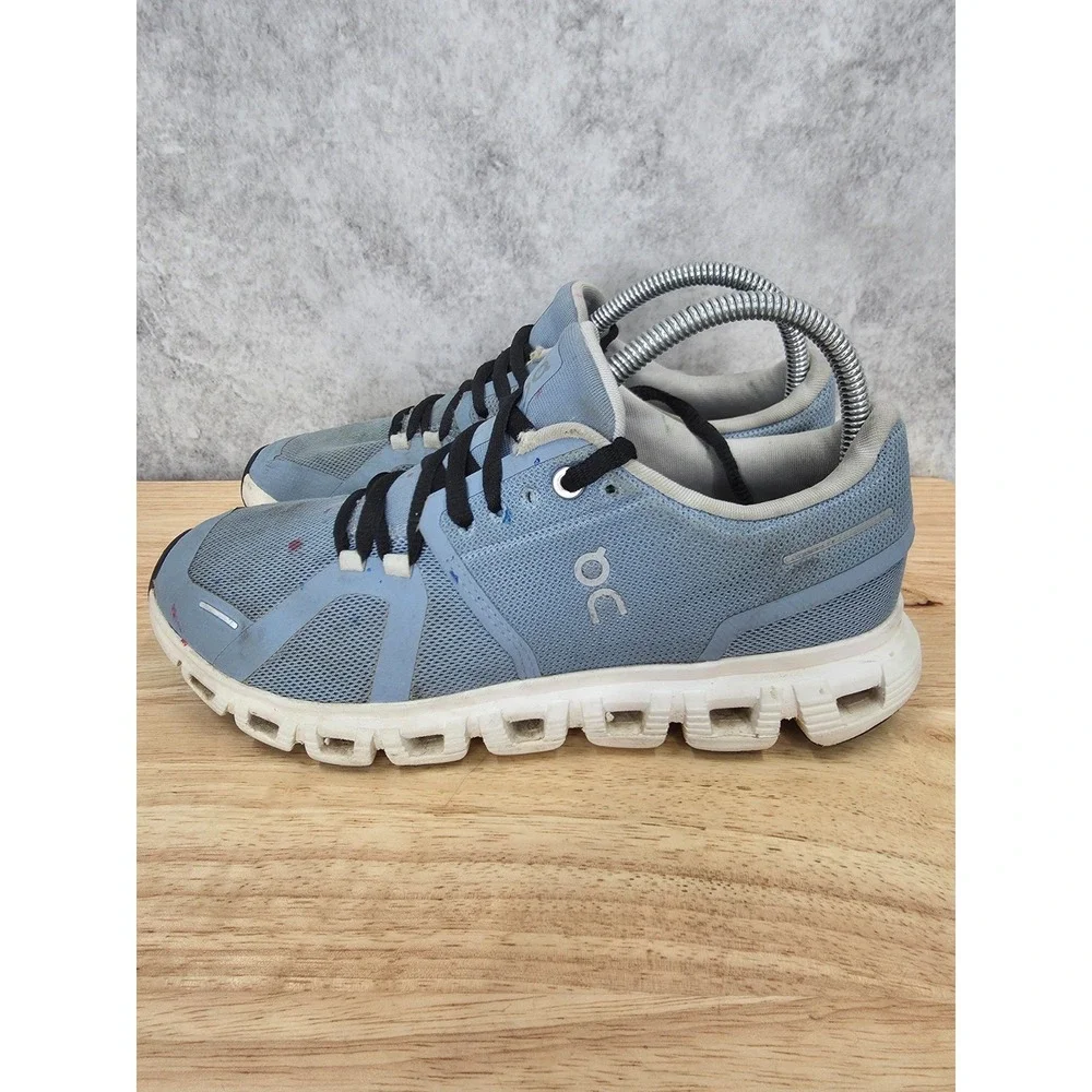 On Running Cloud 5 Running Shoes Womens 8 Blue Sneakers Trainers Athletic